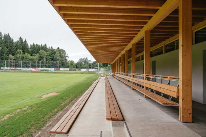 Waldarena, Velden, Kärnten / Bauherrschaft: ATUS Velden / Architektur: Hohengasser Wirnsberger Architekten / Foto © Hanno Mackowitz ┬_HannoMackowitz-4384_0d7cff75e9